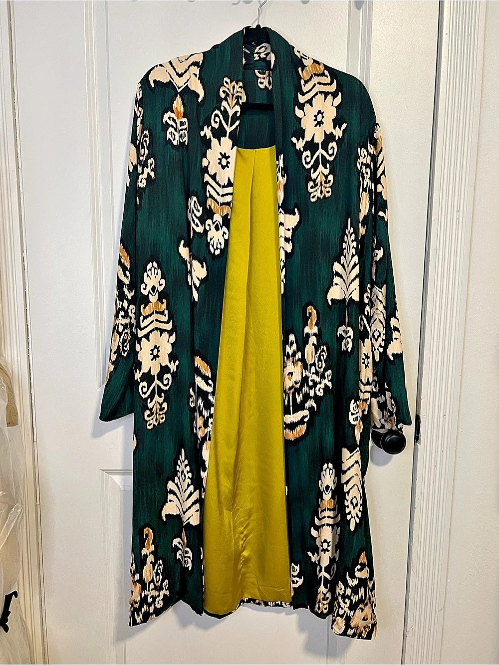 VINTAGE OPEN FRONT SILKY ITALIAN ROBE
